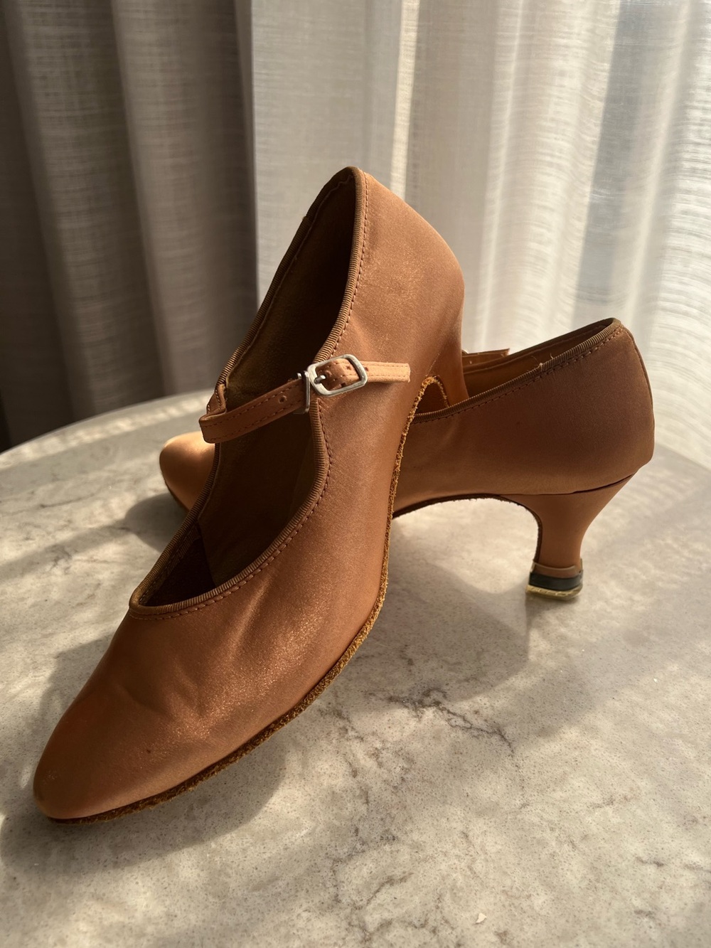 Ballroom Smooth Classic Tan Dance shoes size 7 2’5” heel